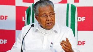 കേരളത്തിലെ പ്രമുഖ കോണ്‍ഗ്രസ് നേതാവ് ബിജെപിയിലേക്ക്: വിവരം കിട്ടിയത് മുഖ്യമന്ത്രിക്ക്