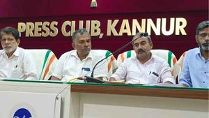 എടക്കാട് അടിപ്പാത നിര്‍മ്മിക്കണം; ദേശീയപാത അതോറിറ്റി ഓഫീസിന് മുന്‍പില്‍ ധര്‍ണ