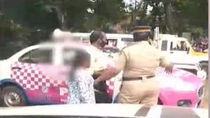 പിങ്ക് പൊലീസ് പരസ്യമായി അപമാനിച്ച സംഭവം: എട്ട് വയസുകാരിക്ക് സർക്കാർ 1,75,000രൂപ കൈമാറി 