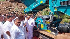 ചേലോറ ട്രഞ്ചിങ് ഗ്രൗണ്ടിന് ശാപമോക്ഷമാവുന്നു: മാലിന്യം നീക്കല്‍ തുടങ്ങി