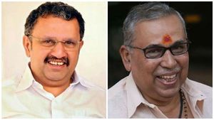     പി പി മുകുന്ദനുമായി വട്ടിയൂര്‍ക്കാവില്‍ കൂടിക്കാഴ്ച്ച നടത്തി കെ മുരളീധരന്‍