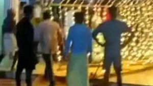 'വിവാഹം ക്ഷണിച്ചില്ല'; തിരുവനന്തപുരത്തെ കല്യാണ വീട്ടില്‍ 'തല്ലുമാല'; വയോധികന് ഉള്‍പ്പടെ പരിക്ക്