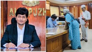 'ഇതില്‍ കൂടുതല്‍ എന്താണ് വേണ്ടത്'; ആലപ്പുഴ കളക്ടറെ തേടി അഭിനന്ദന പ്രവാഹം, വൈറല്‍ ചിത്രം