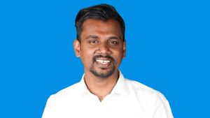 സര്‍ക്കാര്‍ ജോലി വിട്ടു; വീണ്ടും പഠനം... മലപ്പുറം സ്വദേശി നേടിയത് അപൂര്‍വ നേട്ടം