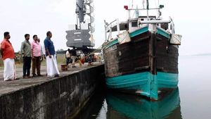    അഴീക്കല്‍ തുറമുഖത്ത് ഉരുവെത്തി: ലക്ഷദ്വീപിലേക്ക് ചുരുങ്ങിയ ചെലവിൽ ചരക്ക് നീക്കം