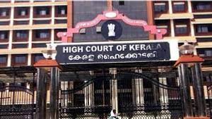 'റോഡ് തങ്ങളുടേത് മാത്രമാണെന്നാണ് സ്വകാര്യബസുകളിലെ ചില ഡ്രൈവർമാരുടെ ധാരണ'; രൂക്ഷവിമർശനവുമായി ഹൈക്കോടതി
