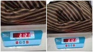 വസ്ത്രത്തില്‍ സ്വര്‍ണം തേച്ചുപിടിപ്പിച്ചു, മെറ്റല്‍ഡിറ്റക്ടറിലും പെട്ടില്ല; ഒടുവില്‍ യുവതി പിടിയില്‍