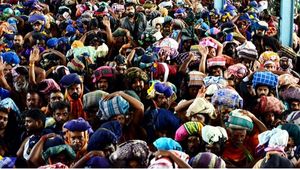 ശബരിമല: ഇതുവരെ മരിച്ചത് 20 തീർത്ഥാടകർ, ക്യൂവില്‍ നില്‍ക്കുന്നവർക്ക് കുടിവെള്ളവും ലഘുഭക്ഷണവും നല്‍കും