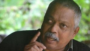 സൈമണ്‍ ബ്രിട്ടോയുടെ വീട് കുത്തിത്തുറന്നു: പോലീസിനെതിരെ പരാതിയുമായി ഭാര്യ