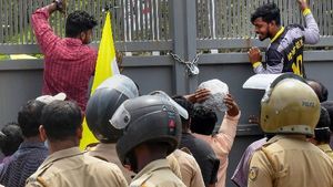 വിഴിഞ്ഞം സംഘർഷം: ആർച്ച് ബിഷപ്പ് ഒന്നാം പ്രതി, സഹായമെത്രാനും 50 വൈദികരും പ്രതിപ്പട്ടികയിൽ