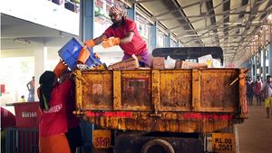 ശബരിമല: ദിവസവും എത്തുന്നത് ഒരു ലക്ഷം തീർത്ഥാടകർ: ശൂചീകരണത്തിന് 100 വിശുദ്ധിസേന