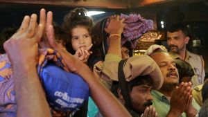 ശബരിമല: പ്രത്യേക ക്യൂ വഴി കടന്ന് പോയത് 512 കുട്ടികളും 484 സ്ത്രീകളും, ഭിന്നശേഷിക്കാർക്കും ആശ്വാസം