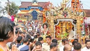 മണ്ഡല പൂജക്കൊരുങ്ങി ശബരിമല അയ്യപ്പസന്നിധാനം തങ്കയങ്കി ഘോഷയാത്ര നാളെ വൈകുന്നേരം സന്നിധാനത്ത്