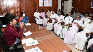 ആലപ്പുഴയിലെ റേഷന്‍ വിതരണം: പ്രതിസന്ധി പരിഹരിക്കാന്‍ കളക്ടറുടെ കര്‍ശന നിര്‍ദേശം