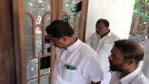 പാനൂരില്‍ അശാന്തി പടരുന്നു: കോണ്‍ഗ്രസ് നേതാവിന് വെട്ടേറ്റു