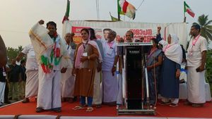കോർപ്പറേഷന്റെ ഒരു നീക്കവും അംഗീകരിക്കില്ല: കോഴിക്കോട് ആവിക്കലില്‍ ലോംങ് മാർച്ച്