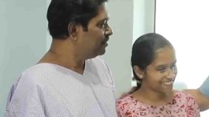 അച്ഛന് കരള്‍ പകുത്ത് നല്‍കി 17 കാരി, രാജ്യത്തെ പ്രായം കുറഞ്ഞ അവയവദാതാവ് തൃശൂരിലെ വിദ്യാര്‍ത്ഥി