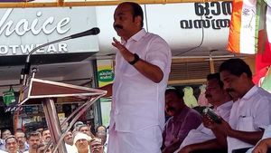 കേരളത്തിലെ ജനങ്ങളെ എല്‍ഡിഎഫ് സര്‍ക്കാര്‍ കടക്കെണിയിലാക്കി: വിഡി സതീശന്‍