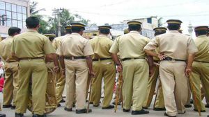 കൂത്തുപറമ്പ് എസിപി ഓഫീസിലേക്ക് കോണ്‍ഗ്രസ് പ്രവര്‍ത്തകര്‍ നടത്തിയ പ്രതിഷേധ മാര്‍ച്ച് പൊലിസ് തടഞ്ഞു