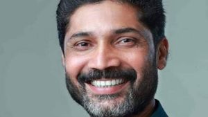 'അനാഥനായ ബാബു ഇന്ന് വിനോദിന്റെ പറമ്പില്‍ അന്ത്യവിശ്രമം കൊള്ളുന്നു'; വറ്റാത്ത മനുഷ്യസ്നേഹം;കുറിപ്പ്