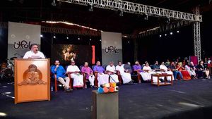   തൃശൂരിന് ഇനി നാടകകാലം; ഇറ്റ്ഫോക്ക്- അന്താരാഷ്ട്ര നാടകോത്സവം ഉദ്ഘാടനം ചെയ്ത് മുഖ്യമന്ത്രി