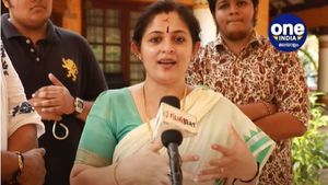 'അന്യമതത്തില്‍ നിന്ന് വന്ന ആളായിട്ടും ഓരോ കൊല്ലവും പൊങ്കാല ഇടാനാണ് ആഗ്രഹം', ആനി പറയുന്നു
