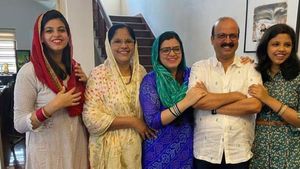  ഷുക്കൂർ വക്കീലും ഷീനയും രണ്ടാമതും വിവാഹിതരായി; അപൂർവ്വ നിമിഷത്തിന് സാക്ഷികളായി മക്കളും