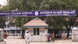 അപകടത്തില്‍ പരിക്കേറ്റ യുവാവിന് മരുന്ന് മാറി നല്‍കി; ശ്വാസതടസം, വെന്റിലേറ്ററിലേക്ക് മാറ്റി