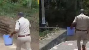 ചെങ്ങന്നൂരിൽ നവജാത ശിശുവിനെ ബക്കറ്റിൽ ഉപേക്ഷിച്ച നിലയിൽ;  പോലീസ് ആശുപത്രിയിലെത്തിച്ചു