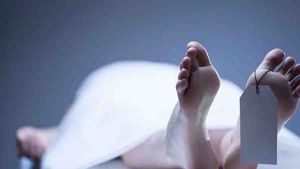 തൃശൂരില്‍ രക്തം ഛര്‍ദ്ദിച്ച് മധ്യവയസ്‌കന്‍ മരിച്ചു, നാല് പേര്‍ ആശുപത്രിയില്‍; ദുരൂഹത