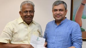 വന്ദേഭാരതിന് തിരൂരില്‍ സ്റ്റോപ്പ്; ഇടി മുഹമ്മദ് ബഷീര്‍ റെയില്‍വെ മന്ത്രിയെ കണ്ടു
