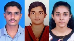 കൽപ്പറ്റയിലെ കാർ അപകടം; വിദ്യാര്‍ത്ഥികള്‍ക്ക് സഹപാഠികളുടെയും അധ്യാപകരുടെയും യാത്രാമൊഴി