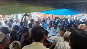 ട്രെയിനില്‍ നിന്നും വീണുട്രെയിനില്‍ നിന്നും വീണുമരിച്ചവര്‍ക്ക് മട്ടന്നൂരിന്റെ യാത്രാമൊഴി, മൃതദേഹങ്ങൾ കബറടക്കി