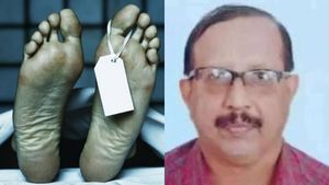 തലശേരി ബസ് സ്റ്റാന്‍ഡില്‍ സ്വകാര്യബസിടിച്ചു കാല്‍ നടയാത്രക്കാരന്‍ ദാരുണമായി മരിച്ചു 