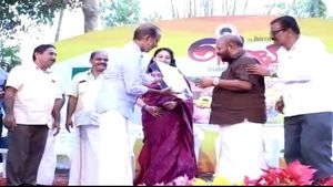 കാര്‍ഷിക പ്രേമികളെ ആകര്‍ഷിച്ച്  പിണറായി പെരുമയില്‍ പുഷ്‌പോര്‍ത്സവം തുടങ്ങി