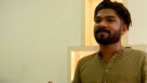 Kerala Vishu Bumper 2023: ഭാഗ്യം വിറ്റയാള്‍ക്ക് ലഭിക്കും 10 ശതമാനം കമ്മീഷന്‍; ആദര്‍ശ് ഇനി കോടീശ്വരന്‍