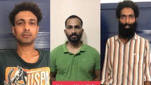 കുരുമുളക് പൊടിയെറിഞ്ഞ് മൊബൈല്‍ ഫോണ്‍ തട്ടിയെടുത്ത കേസിലെ പ്രതികള്‍ റിമാന്‍ഡില്‍
