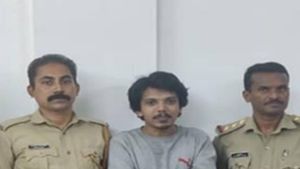 കൂത്തുപറമ്പില്‍ ഓണ്‍ലൈനായി മയക്കുമരുന്ന് എത്തിച്ച യുവാവ് എക്‌സൈസ് പിടിയില്‍