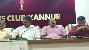 'മൈക്രോ ഫിനാൻസ് തട്ടിപ്പിനിരയായവരെ ജപ്തി നടപടിയിൽ നിന്നും ഒഴിവാക്കാൻ യോഗം നടപടി സ്വീകരിക്കണം'