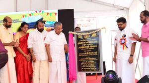 വിദ്യാഭ്യാസ മേഖലയില്‍ 2300 കോടി രൂപ വിനിയോഗിച്ചത് കിഫ്ബി വഴി; കേരളം വികസനകുതിപ്പിലെന്ന് മുഖ്യമന്ത്രി