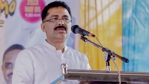 റബ്ബറിന്റെ 300 രൂപ വാങ്ങാന്‍ നമ്മള്‍ ഉണ്ടാകുമോ പിതാക്കന്മാരേ... മണിപ്പൂര്‍ ചൂണ്ടി കെടി ജലീല്‍