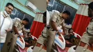 ആശുപത്രിയില്‍ വീണ്ടും പ്രതിയുടെ അക്രമം; പൊലീസുകാരെ ചവിട്ടി, ദൃശ്യങ്ങള്‍ പുറത്ത്