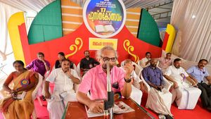 വർഗീയതയെ എതിർക്കേണ്ടത് പുസ്തകങ്ങളുടെ ശക്തികൊണ്ട് : എം.മുകുന്ദൻ