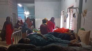 പ്രസവ വാര്‍ഡില്‍ നിന്ന് കുറിപ്പ്... കണ്ണുതുറപ്പിച്ച് സിന്ധു, ക്ഷമ ചോദിച്ച് പിവി അന്‍വര്‍, പ്രതികരിച്ച് മന്ത്രി