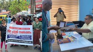 റിംഗ് റോഡിനെതിരെ പ്രതിഷേധം ശക്തമാകുന്നു; കോര്‍പറേഷന്‍ ഓഫീസ് മാര്‍ച്ചുമായി തുളിച്ചേരി നിവാസികള്‍