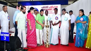   കരുതലും കൈതാങ്ങുമായി സര്‍ക്കാര്‍: ഗുരുവായൂരില്‍ 530 പരാതികള്‍, 446 എണ്ണം തീര്‍പ്പാക്കി