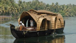 ലൈസന്‍സുമില്ല ലൈഫ് ജാക്കറ്റുമില്ല; ആലപ്പുഴയിലെ ഹൗസ് ബോട്ടുകളില്‍ വ്യാപക ക്രമക്കേട്
