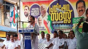'കണ്ണൂര്‍ വിമാനത്താവളം  നഷ്ടത്തിലാക്കി അദാനിക്ക് സംഭാവന ചെയ്യാനുള്ള ഗൂഢാലോചന': രമേശ് ചെന്നിത്തല 