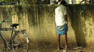 പൊതുസ്ഥലങ്ങളില്‍ മൂത്രം ഒഴിച്ചാല്‍ 500 രൂപ പിഴ;  ഉത്തരവുമായി തൃശൂര്‍ കോർപറേഷൻ 