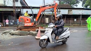 അപകടങ്ങള്‍ നിത്യസംഭവമായി;  തലശേരി  നഗരമധ്യത്തിലെ  ഡിവൈഡര്‍ നഗരസഭ പൊളിച്ചു നീക്കി
